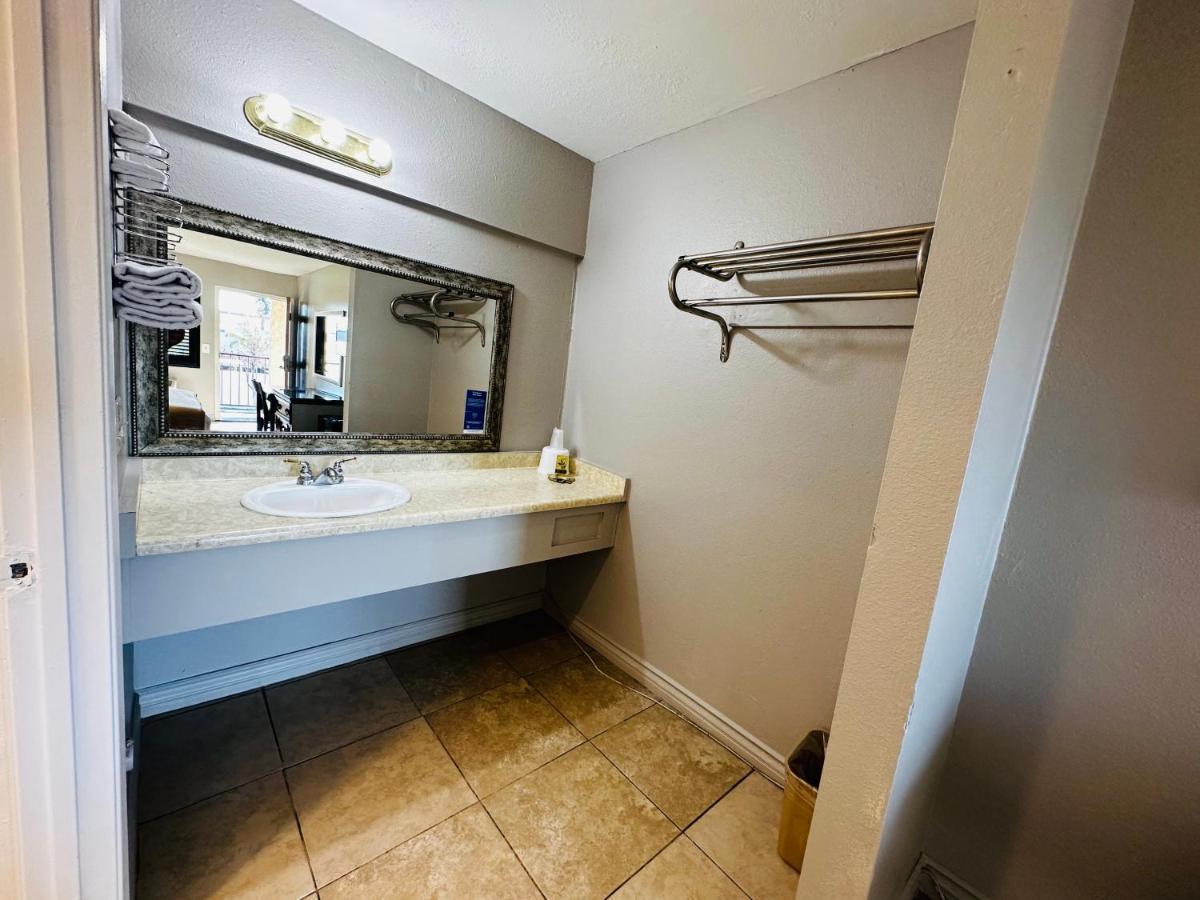 Casa Blanca Express & Suites Cypress Buena Park - Anaheim Area Eksteriør bilde